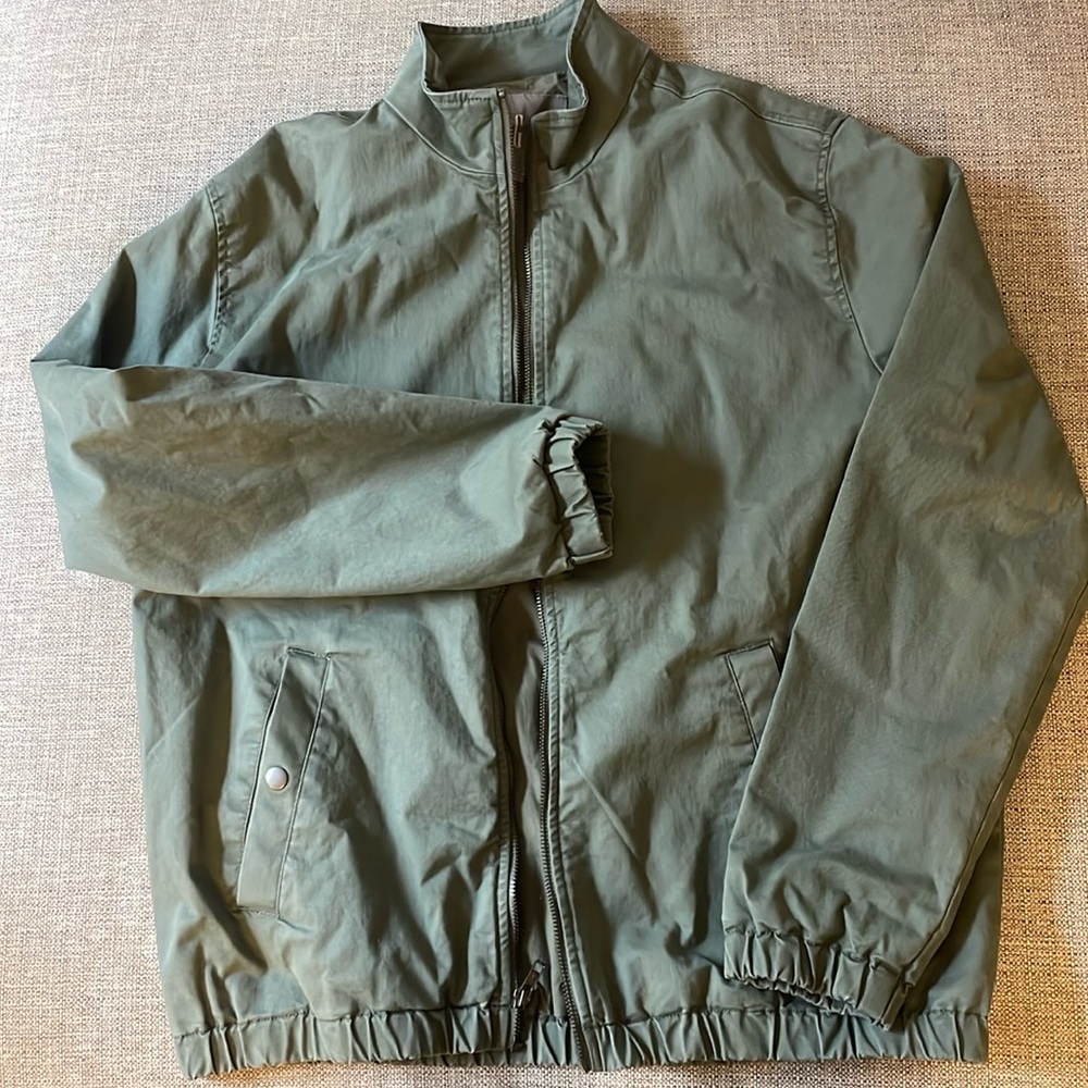 NWT. Gap khaki men jacket